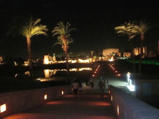 suoini-e-luci-al-tempio-di-karnak (3)